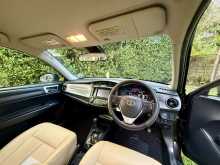 https://riyasewana.com/uploads/toyota-axio-g-21202204383.jpg