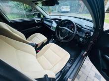 https://riyasewana.com/uploads/toyota-axio-g-7819136864.jpg