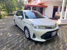 https://riyasewana.com/uploads/toyota-axio-hybrid-161201134732.jpg