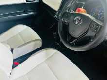 https://riyasewana.com/uploads/toyota-axio-wxb-610421022302.jpg