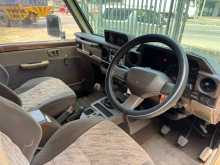 https://riyasewana.com/uploads/toyota-box-prado-1986-198532812474.jpg