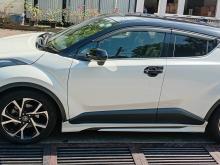 Toyota CHR NGX10 2019 SUV