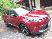 Toyota CHR NGX10 2018 SUV