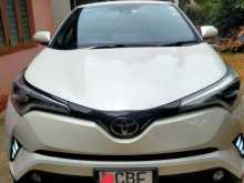 Toyota CHR NGX50 2017 SUV