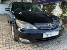 https://riyasewana.com/uploads/toyota-camry-2721165617842.jpg