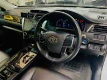 https://riyasewana.com/uploads/toyota-camry-hybrid-2917130222053.jpg