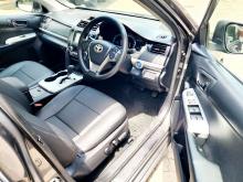 https://riyasewana.com/uploads/toyota-camry-hybrid-81414356674.jpg
