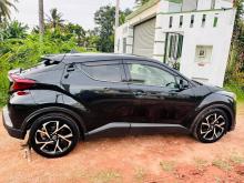 Toyota CHR NGX 10 2019 SUV