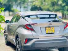 https://riyasewana.com/uploads/toyota-ch-r-ngx50-2017-222390412592.jpg