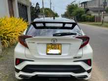 https://riyasewana.com/uploads/toyota-chr-1-2-gt-20105509472.jpg