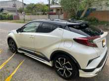 https://riyasewana.com/uploads/toyota-chr-1-2-gt-20105509653.jpg
