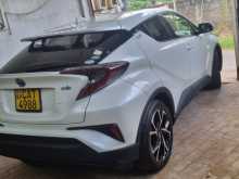 https://riyasewana.com/uploads/toyota-chr-1100944375.jpg