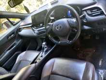 https://riyasewana.com/uploads/toyota-chr-111745544403.jpg