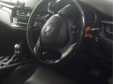 https://riyasewana.com/uploads/toyota-chr-1310193124025.jpg