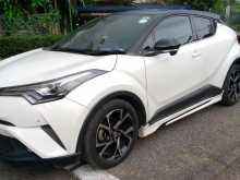 https://riyasewana.com/uploads/toyota-chr-15212746534.jpg