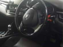 https://riyasewana.com/uploads/toyota-chr-1611490322763.jpg