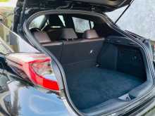https://riyasewana.com/uploads/toyota-chr-2017-169573912104.jpg