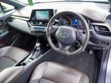 https://riyasewana.com/uploads/toyota-chr-2017-2618410312744.jpg