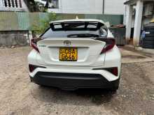 https://riyasewana.com/uploads/toyota-chr-2017-314412012833.jpg
