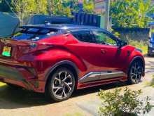 Toyota CHR NGX10 2018 SUV