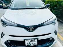 Toyota CHR NGX10 2018 SUV