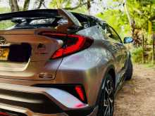 https://riyasewana.com/uploads/toyota-chr-2018-1614380212382.jpg