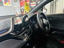 https://riyasewana.com/uploads/toyota-chr-2018-2018-2118041312202.jpg