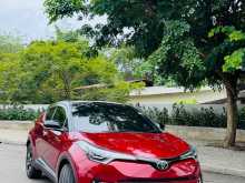 Toyota CHR NGX 10 2018 SUV