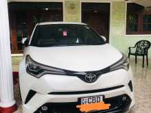 Toyota CHR NGX 10 2018 SUV