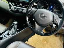 https://riyasewana.com/uploads/toyota-chr-2018-67251212623.jpg