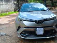 Toyota CHR NGX10 2018 SUV