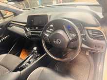 https://riyasewana.com/uploads/toyota-chr-2019-3015045512914.jpg