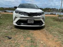 Toyota CHR NGX 10 2018 SUV