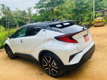 https://riyasewana.com/uploads/toyota-chr-212218136104.jpg