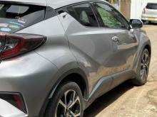 https://riyasewana.com/uploads/toyota-chr-2512222624551.jpg