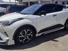 Toyota CHR NGX50 2018 SUV