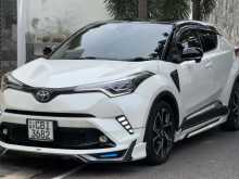 Toyota CHR NGX 10 2019 SUV