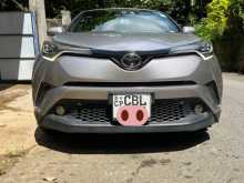 Toyota CHR NGX50 2017 SUV