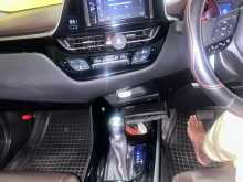 https://riyasewana.com/uploads/toyota-chr-521292626.jpg