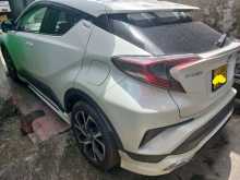 https://riyasewana.com/uploads/toyota-chr-61235174692.jpg
