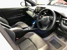 https://riyasewana.com/uploads/toyota-chr-7100106385.jpg