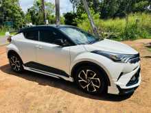 https://riyasewana.com/uploads/toyota-chr-711372922412.jpg