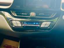 https://riyasewana.com/uploads/toyota-chr-985106395.jpg