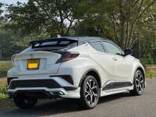 https://riyasewana.com/uploads/toyota-chr-black-2013365734.jpg