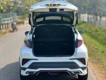 https://riyasewana.com/uploads/toyota-chr-body-911353236.jpg