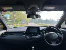 https://riyasewana.com/uploads/toyota-chr-body-9113532385.jpg