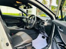 https://riyasewana.com/uploads/toyota-chr-eagle-171241196785.jpg