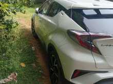 Toyota CHR Hybrid 2017 SUV