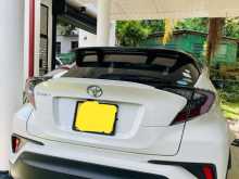 https://riyasewana.com/uploads/toyota-chr-hybrid-23204020492.jpg