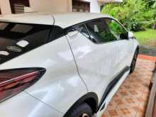 https://riyasewana.com/uploads/toyota-chr-hybrid-251857124303.jpg